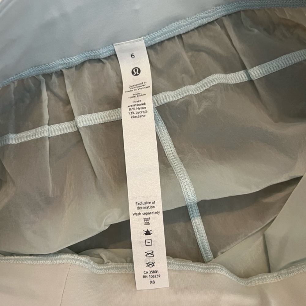 🏖️ FLASH SALE - TODAY ONLY
Lululemon Step Out Shorts Size 6 - Picture 5 of 8